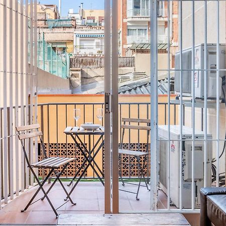 Next To Sagrada Familia 4-Bedroom Apartment Barcelona Bagian luar foto