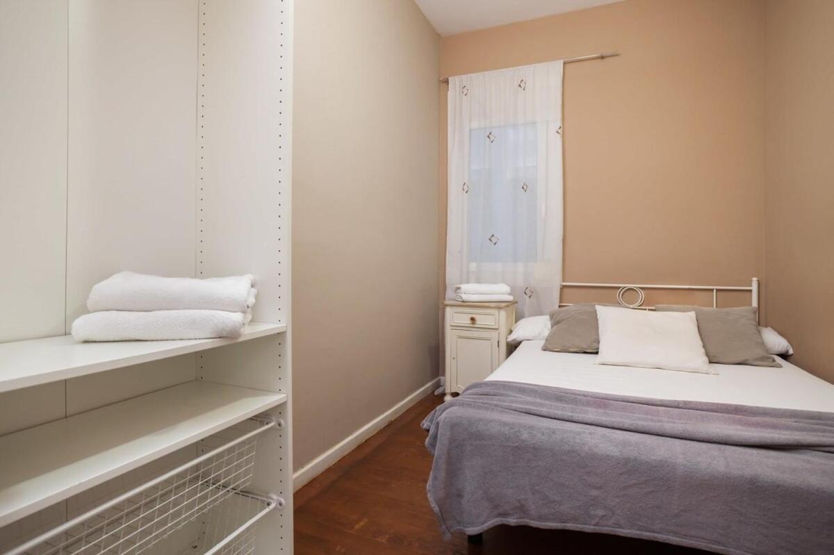 Next To Sagrada Familia 4-Bedroom Apartment Barcelona Bagian luar foto