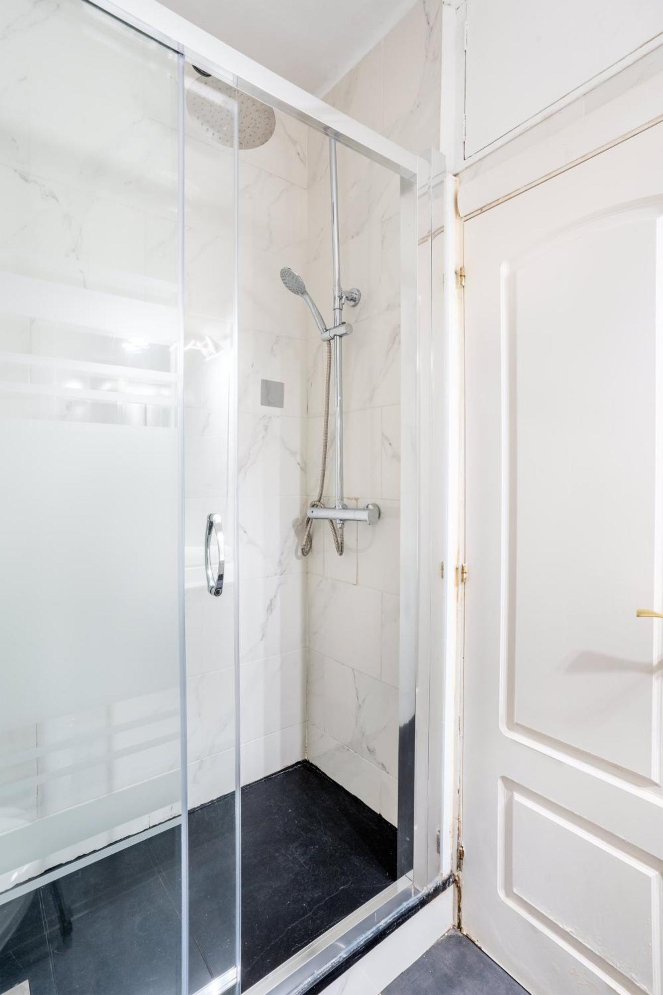 Next To Sagrada Familia 4-Bedroom Apartment Barcelona Bagian luar foto