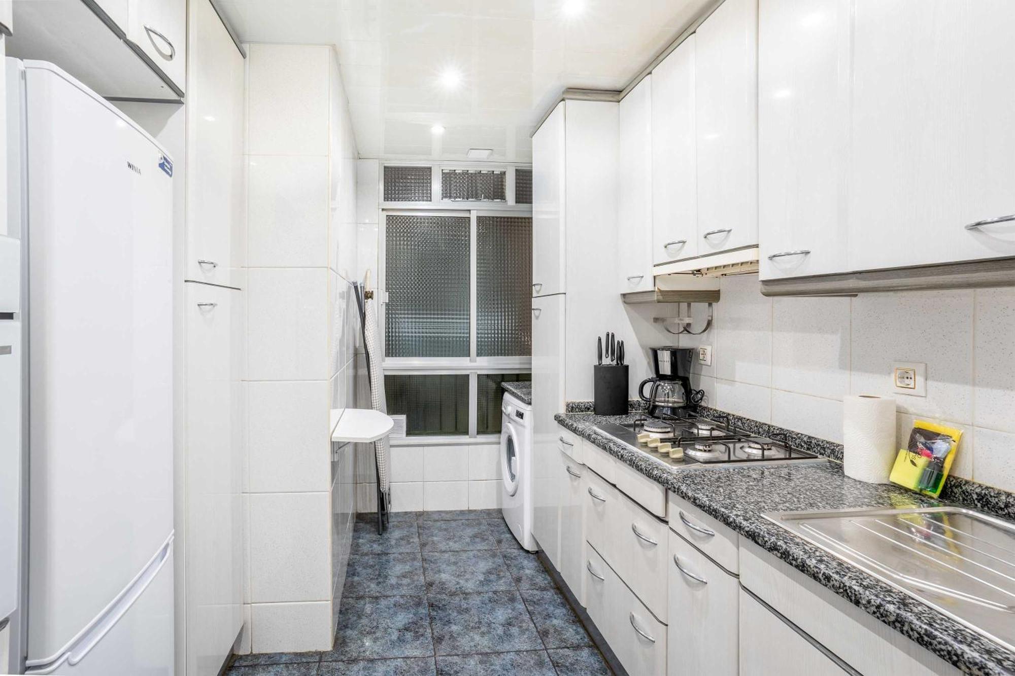 Next To Sagrada Familia 4-Bedroom Apartment Barcelona Bagian luar foto